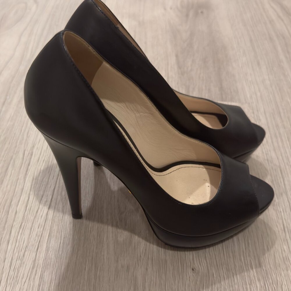 Prada Black Leather Heels - Excellent Condition Size 37 - Picture 10 of 11